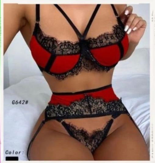 COORDINADO DE ENCAJE ROJO Y NEGRO
